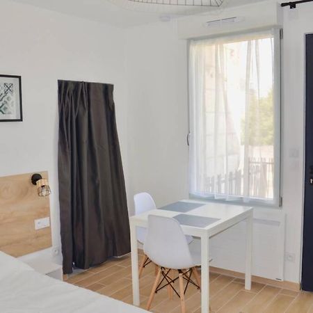 Superbe Studio Idealement Situe ! Avoine Exterior foto